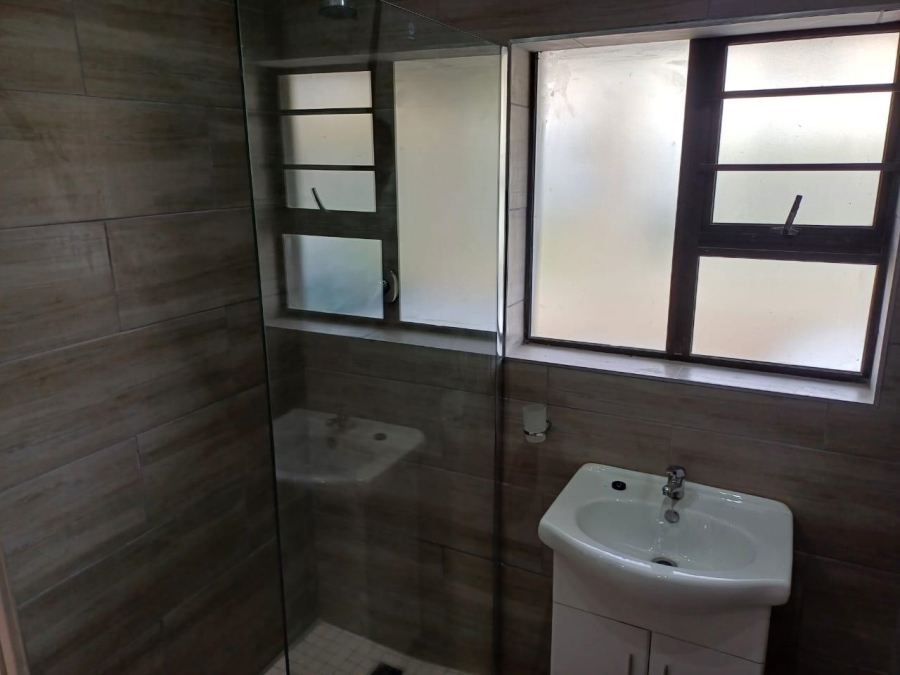 9 Bedroom Property for Sale in Greenfields Eastern Cape